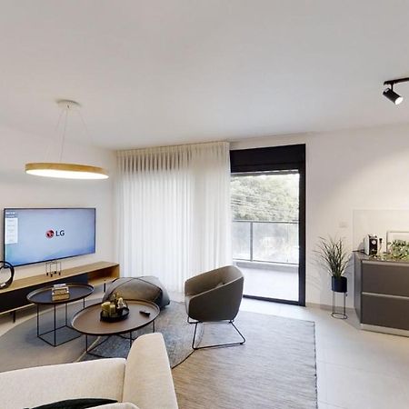 Luxury 3&4 Bedroom New Apartments - Close To The Beach & Bahai Gardens Haifa Luaran gambar