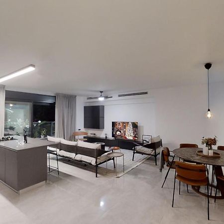 Luxury 3&4 Bedroom New Apartments - Close To The Beach & Bahai Gardens Haifa Luaran gambar