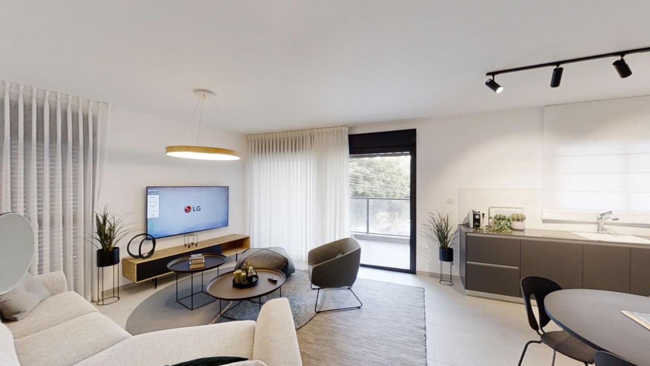 Luxury 3&4 Bedroom New Apartments - Close To The Beach & Bahai Gardens Haifa Luaran gambar