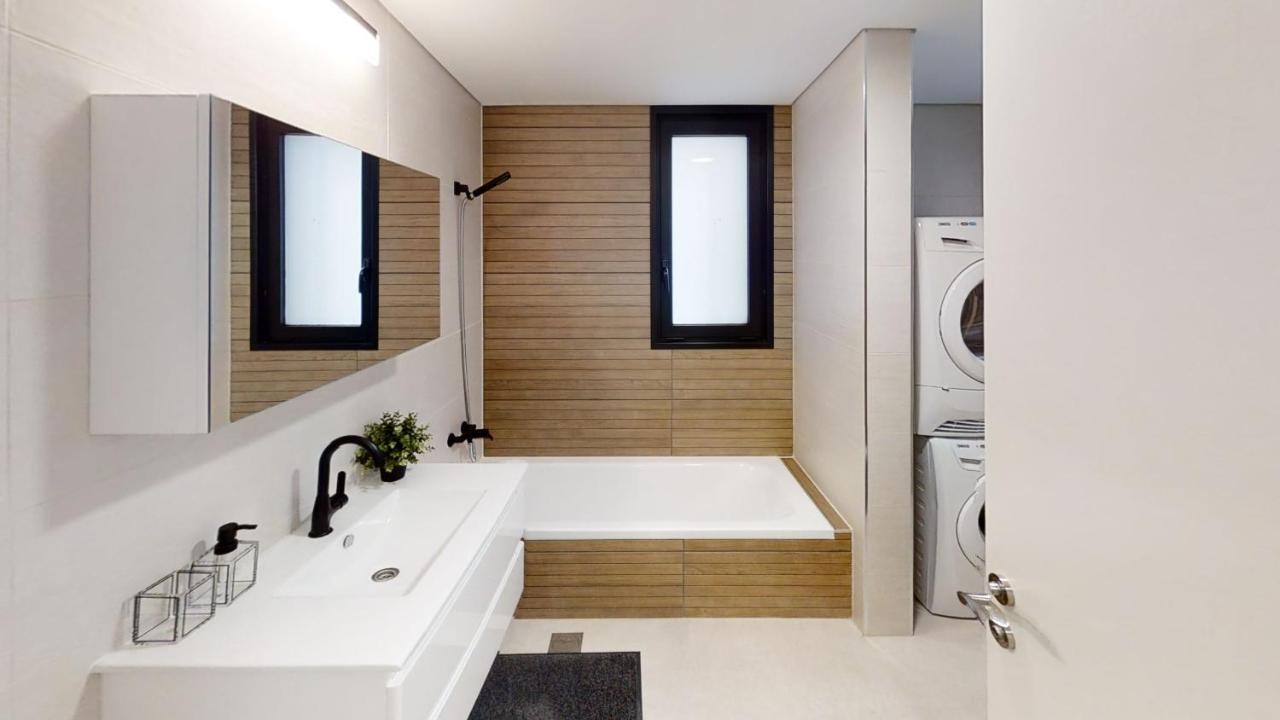 Luxury 3&4 Bedroom New Apartments - Close To The Beach & Bahai Gardens Haifa Luaran gambar
