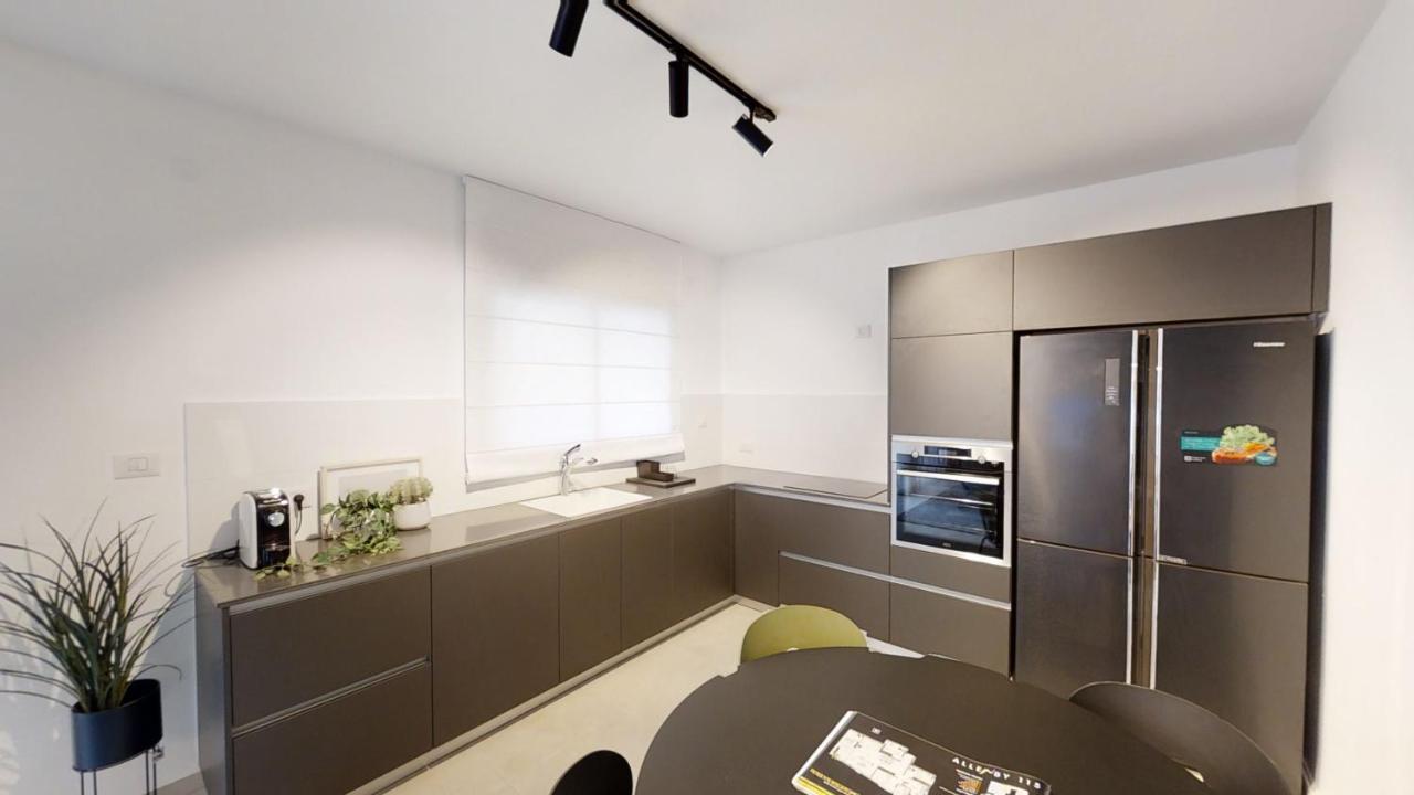 Luxury 3&4 Bedroom New Apartments - Close To The Beach & Bahai Gardens Haifa Luaran gambar
