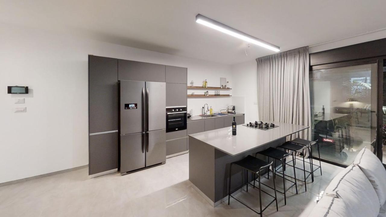 Luxury 3&4 Bedroom New Apartments - Close To The Beach & Bahai Gardens Haifa Luaran gambar