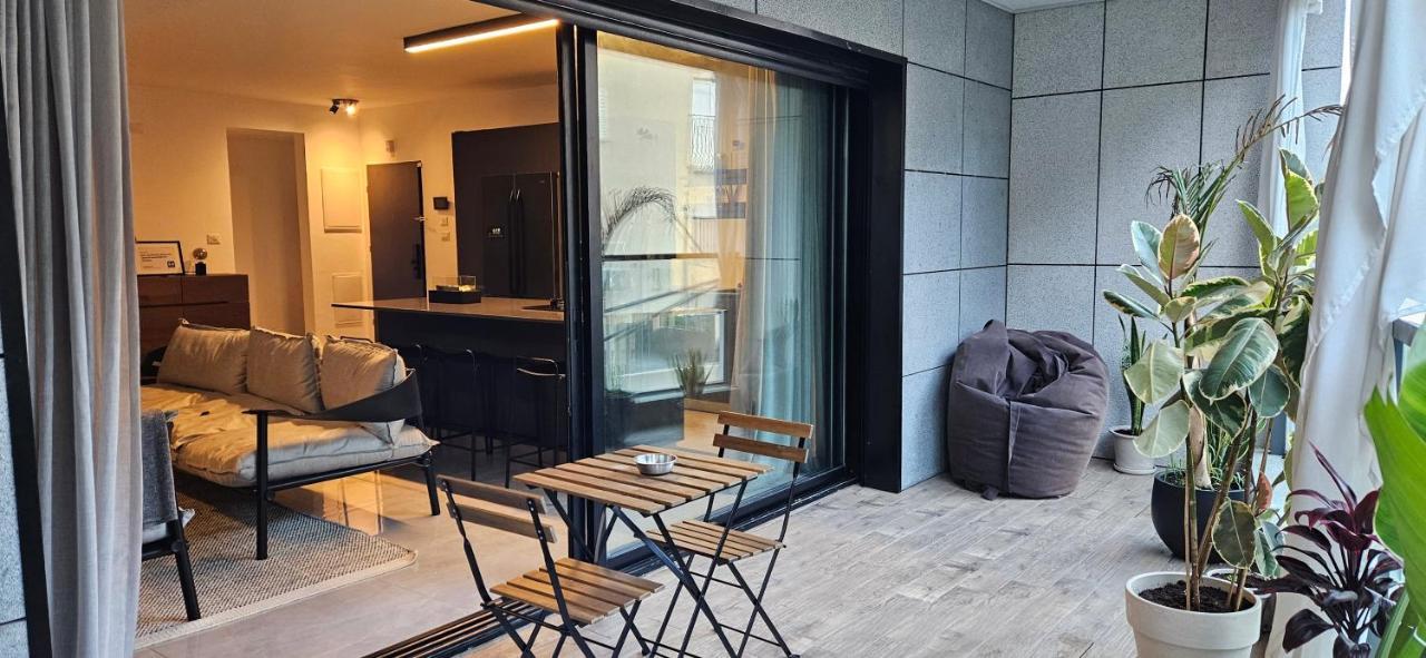 Luxury 3&4 Bedroom New Apartments - Close To The Beach & Bahai Gardens Haifa Luaran gambar